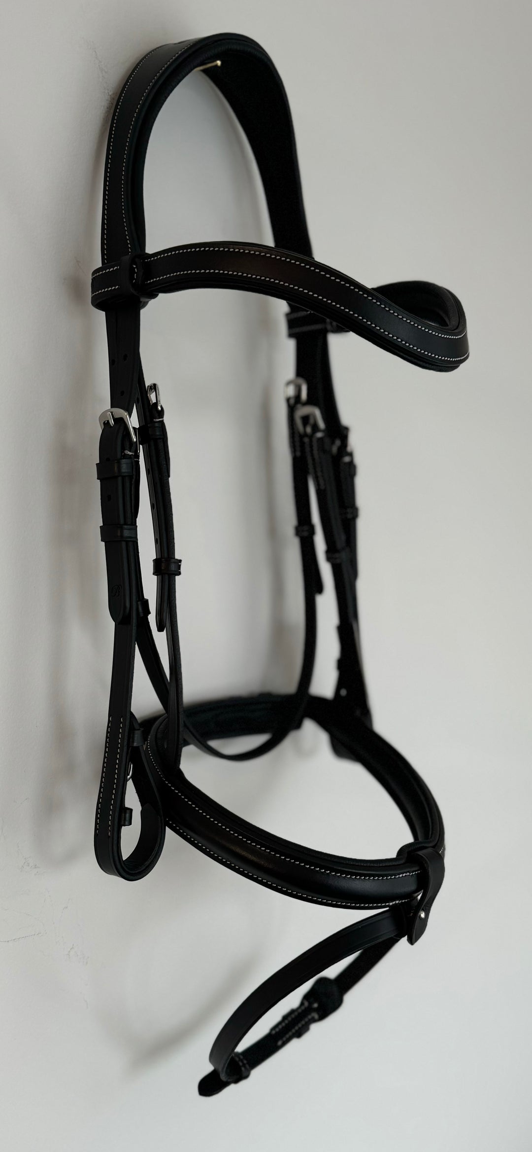 #6 Padded Full Grain Leather Bridle in classic Style w/ English Leather Reins