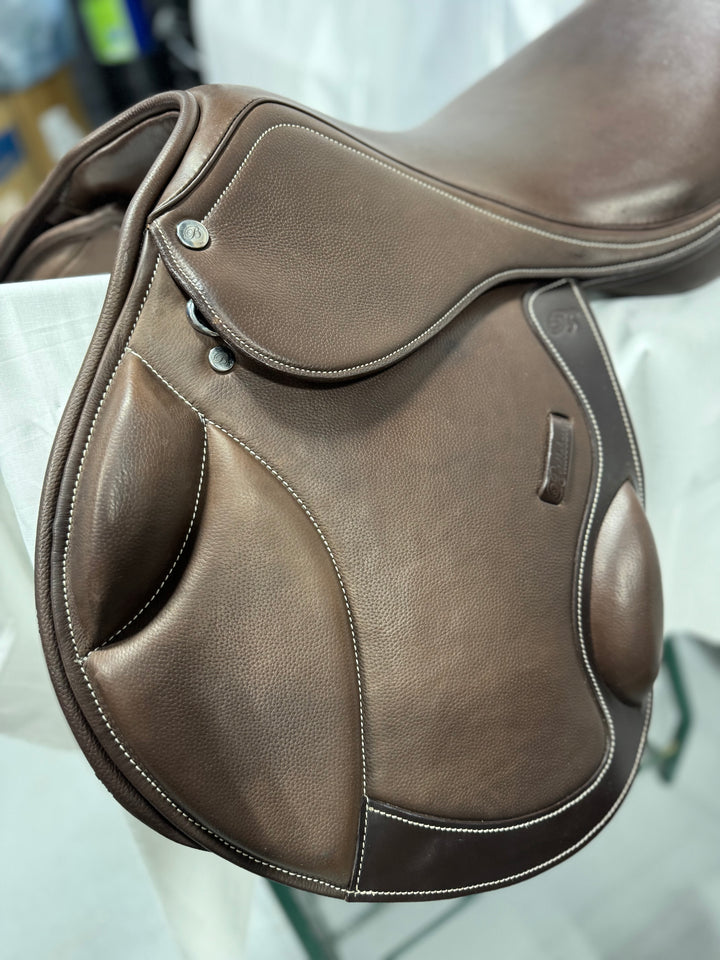 Saddle-Leather All Purpose/Jumper,English Saddle in Two Tone Brown - Bridleberry Leather Tack Co. 